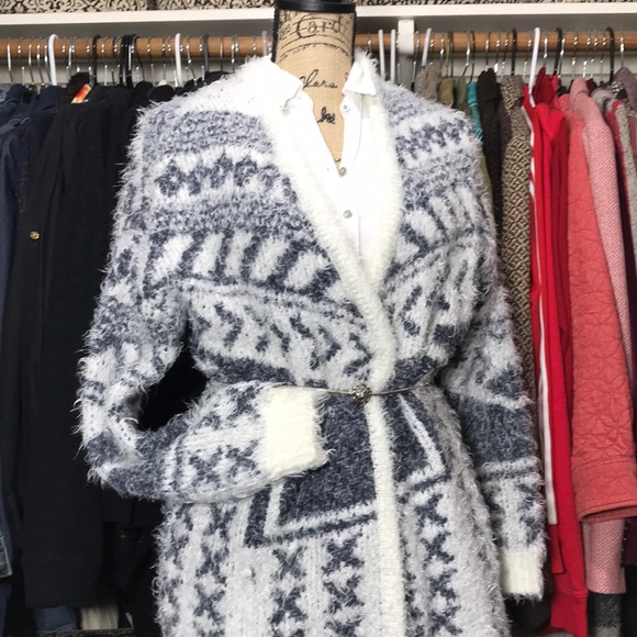 ECOTE Long Fuzzy Sweater - Picture 5 of 5